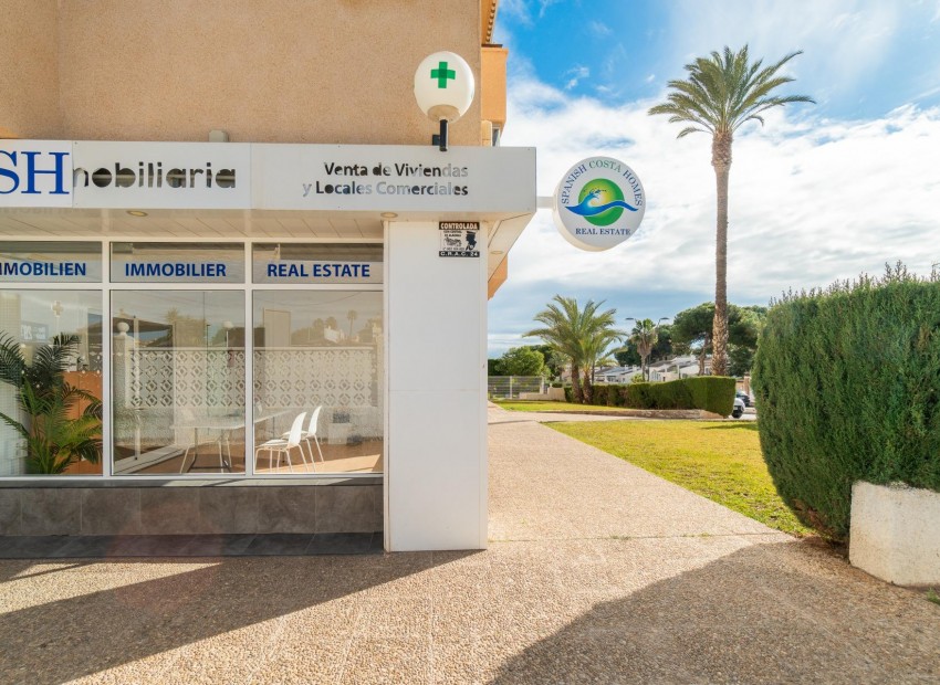 Alquiler a largo plazo - Commercial Unit -
Orihuela Costa - La Zenia