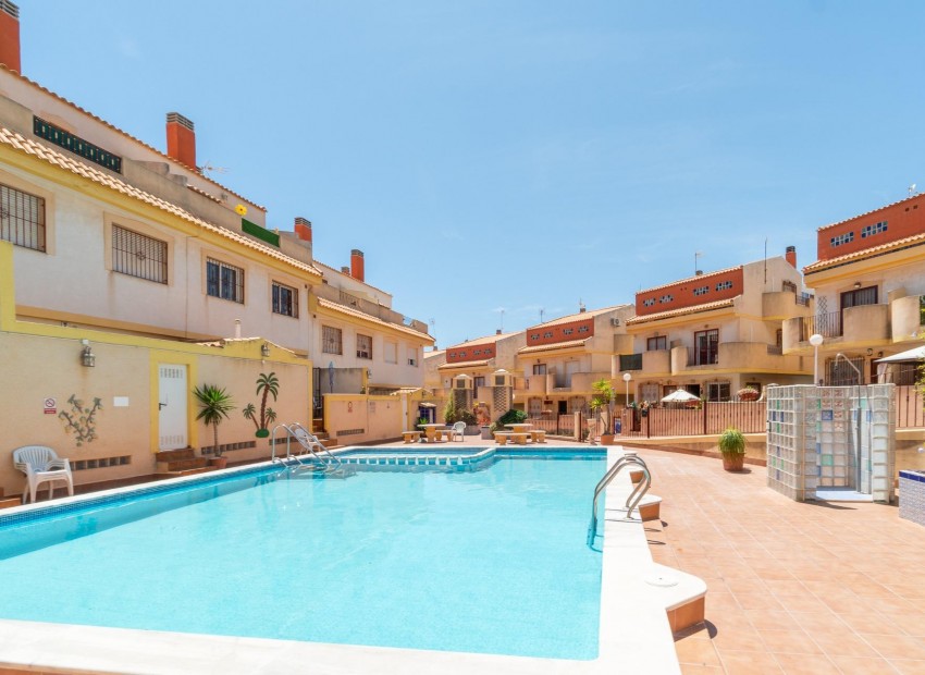 Alquiler a largo plazo - Terraced house -
Orihuela Costa - La Zenia