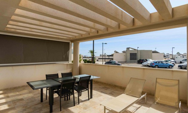 Apartamento - Alquiler a largo plazo - Orihuela Costa -
                Villamartin