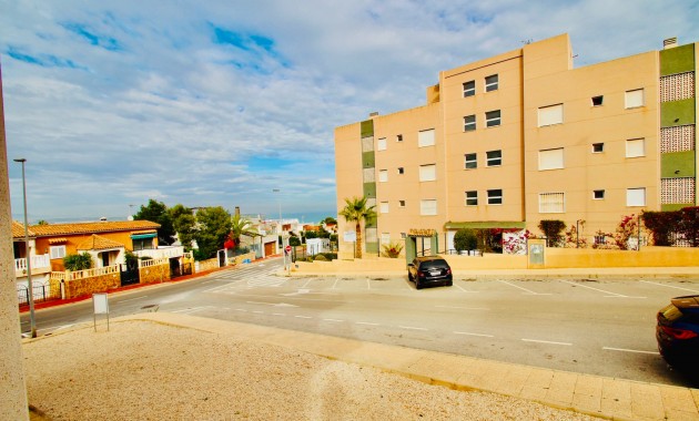 Apartamento - Alquiler a largo plazo - Torrevieja -
                La Mata