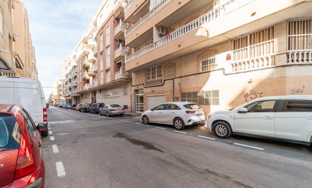 Apartment - Sale - Torrevieja - Centro