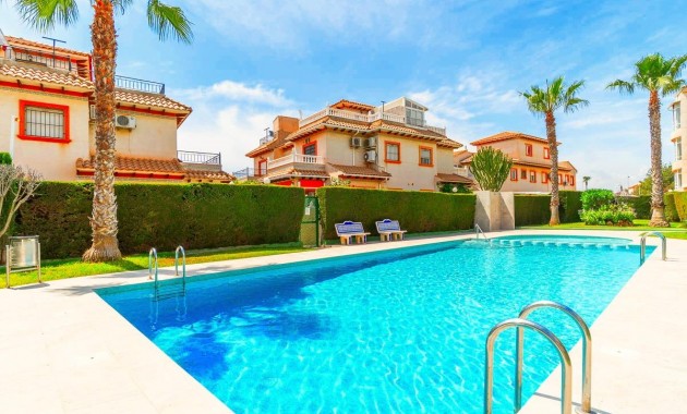 Chalet - Resale - Orihuela Costa - Punta Prima
