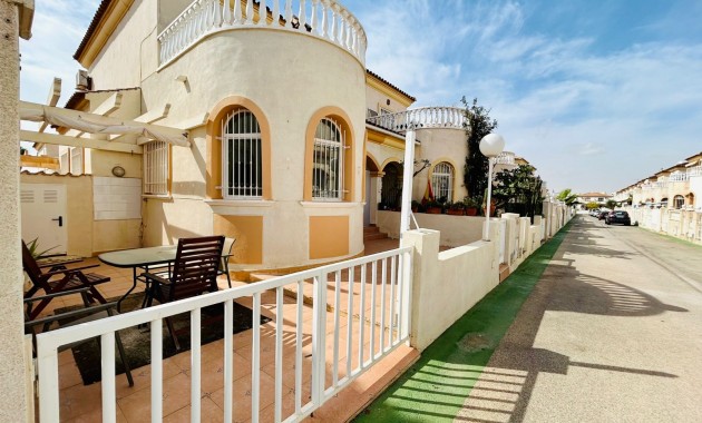 Chalet - Venta - Torrevieja -
                Sector 25