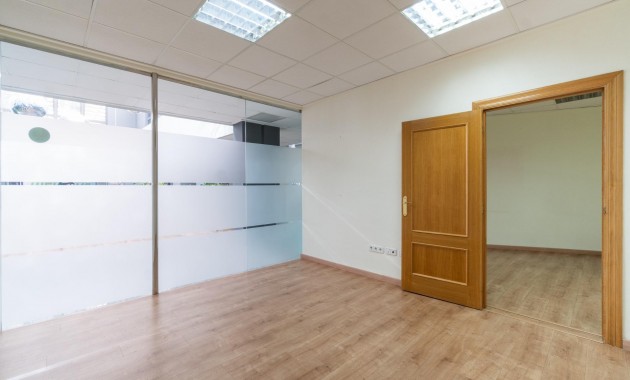 Commercial Unit - Alquiler a largo plazo - Orihuela Costa -
                Playa Flamenca