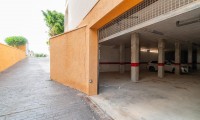 garage - Resale -
            Montezenia - PB-97396