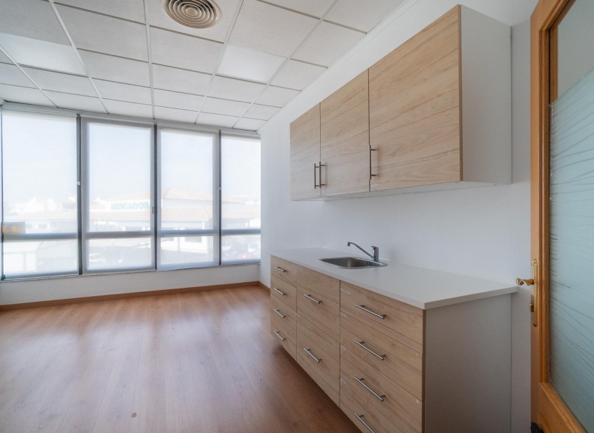 Long time Rental - Commercial Unit -
Orihuela Costa - Playa Flamenca