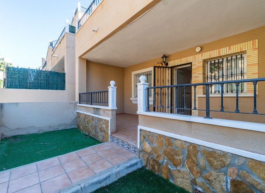 Resale - Bungalow -
Orihuela Costa - Villamartin
