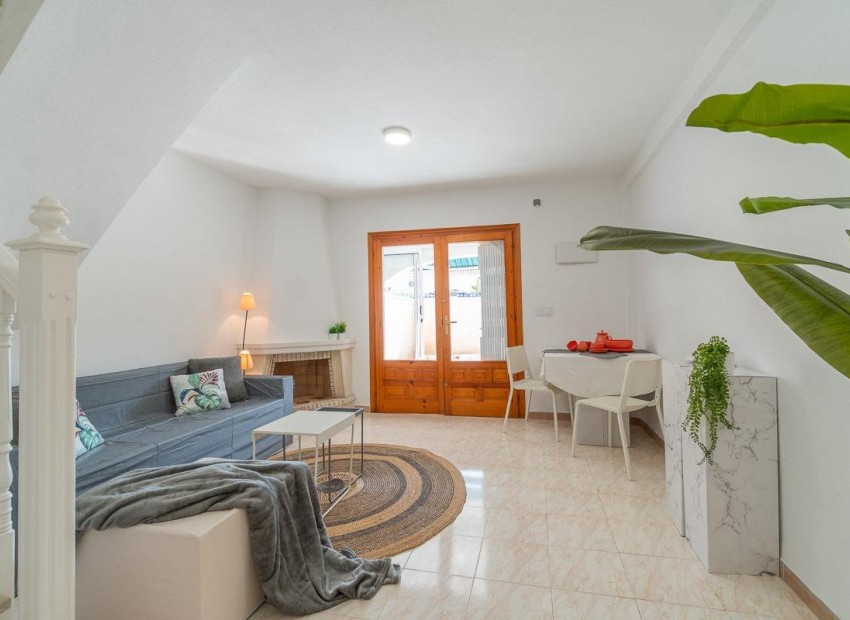Resale - Bungalow -
Torrevieja - La Siesta - El Salado - Torreta