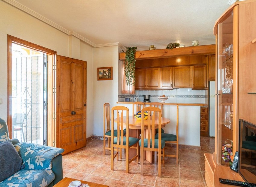 Resale - Chalet -
Orihuela Costa - Punta Prima