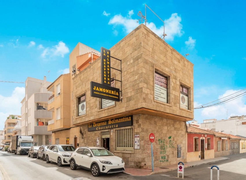 Resale - Commercial Unit -
Torrevieja - Paseo maritimo