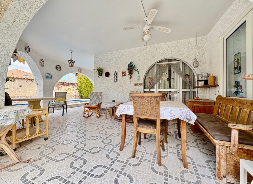 Resale - Einfamilienhaus -
Orihuela Costa - Montezenia