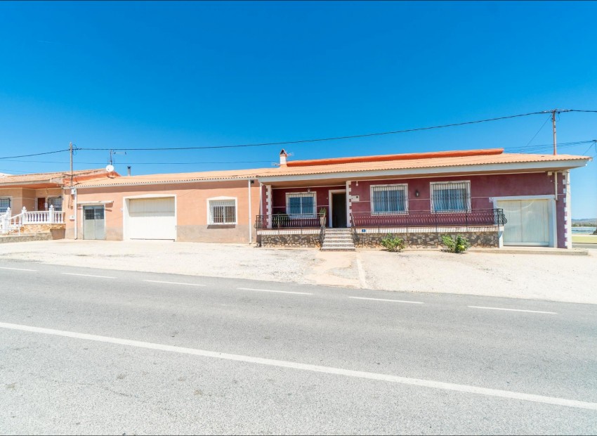 Resale - house -
San Miguel de Salinas - Torremendo