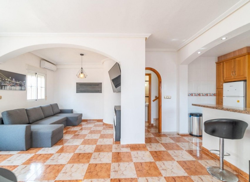 Resale - Terraced house -
Orihuela Costa - Los Dolses