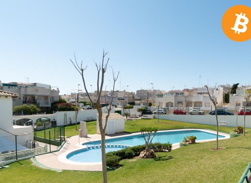 Resale - Terraced house -
Torrevieja - Lago jardin