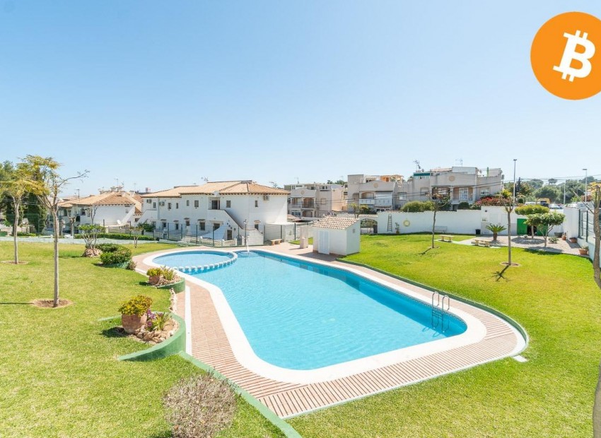 Resale - Terraced house -
Torrevieja - Lago jardin