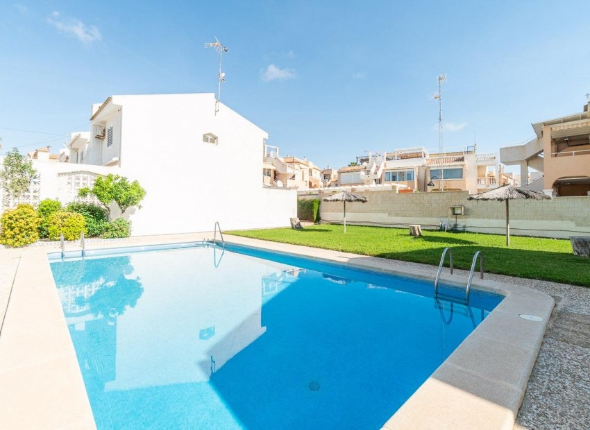 Resale - Terraced house -
Torrevieja - Los Frutales