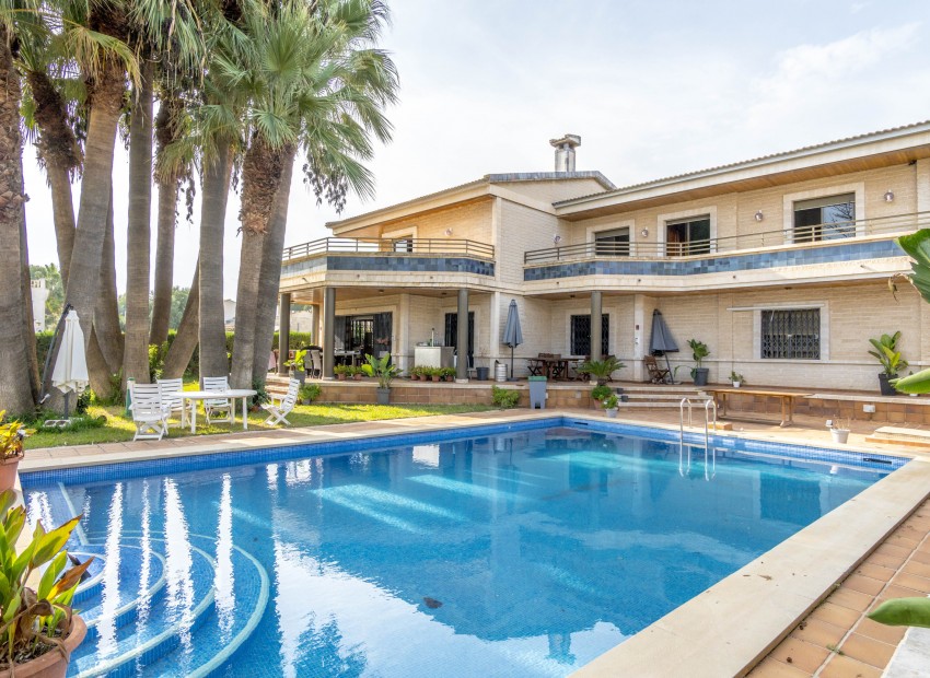 Resale - Villa -
Orihuela Costa - Dehesa de Campoamor