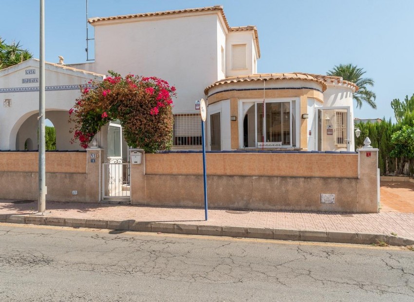 Resale - Villa -
Orihuela Costa - La Florida