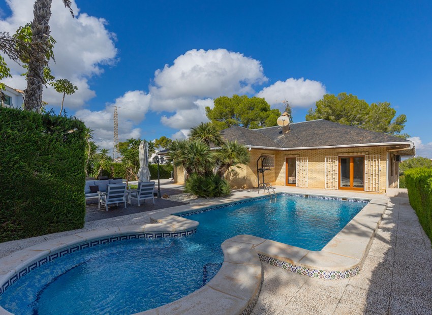 Resale - Villa -
Orihuela Costa - Las Filipinas