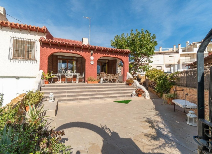 Resale - Villa -
Orihuela Costa - Punta Prima