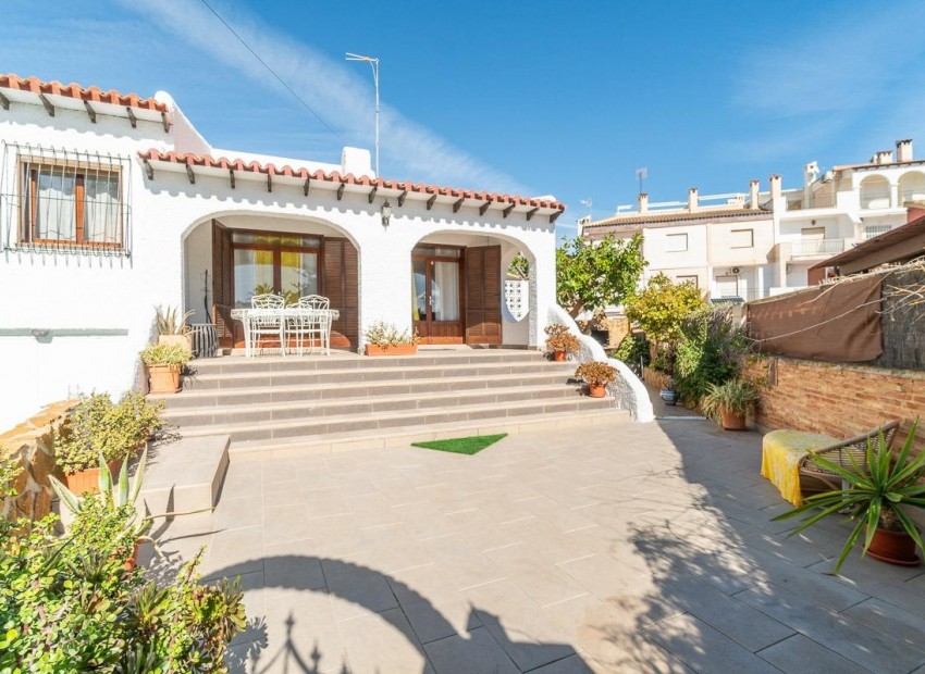 Resale - Villa -
Orihuela Costa - Punta Prima