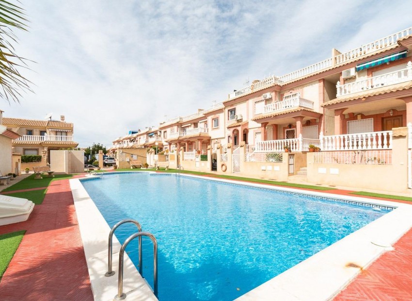 Resale - Villa -
Orihuela Costa - Punta Prima
