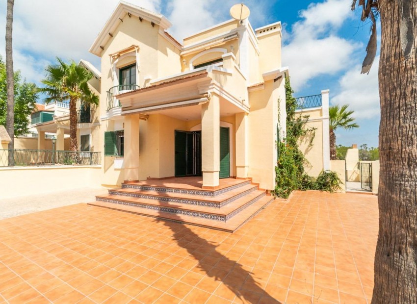 Resale - Villa -
Orihuela Costa - Villamartín-Las Filipinas