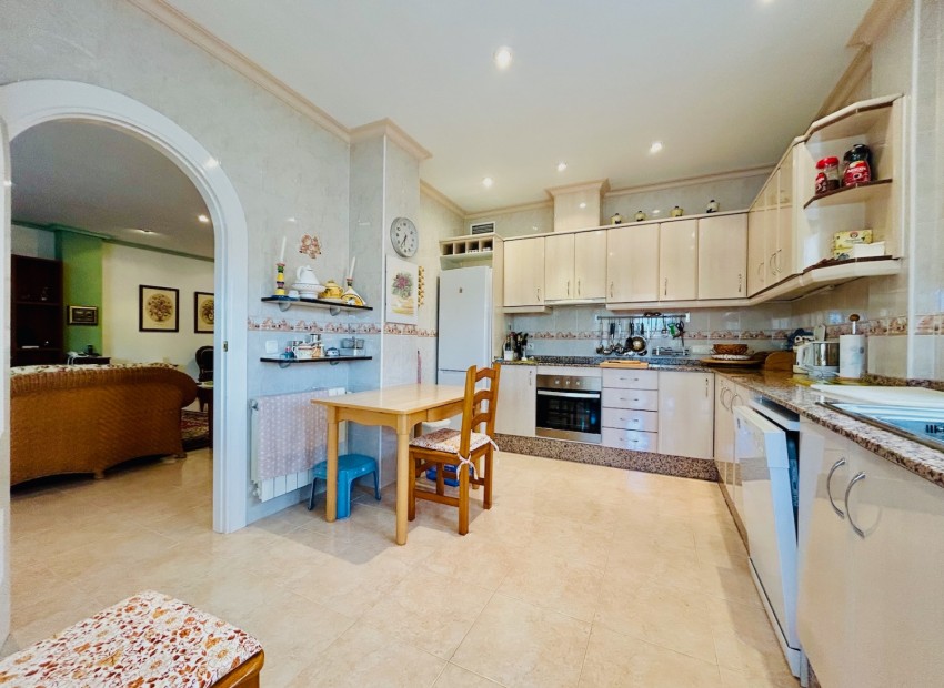 Resale - Villa -
Orihuela