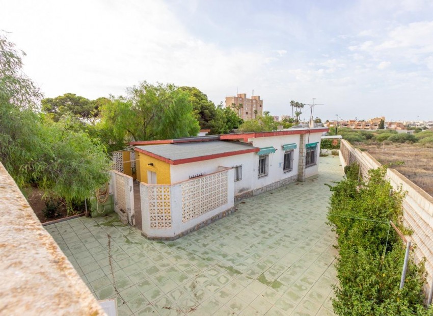 Resale - Villa -
Torrevieja - Aguas nuevas 1