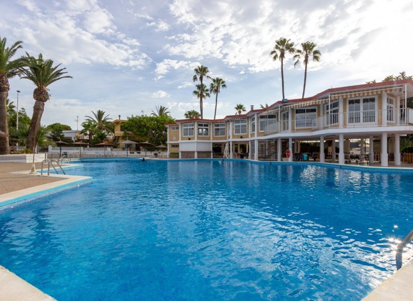 Resale - Villa -
Torrevieja - Aguas nuevas 1