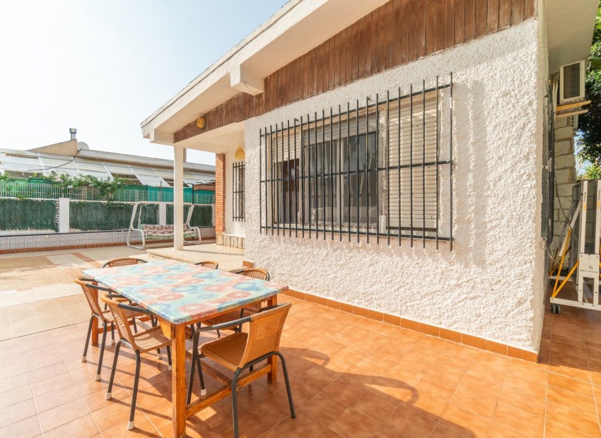 Resale - Villa -
Torrevieja - Aguas nuevas 1