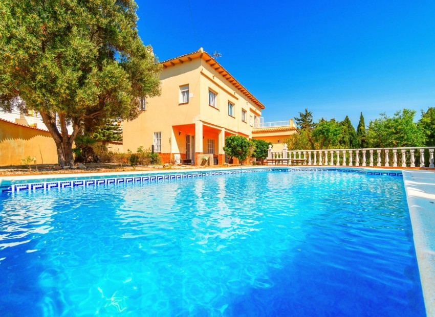 Resale - Villa -
Torrevieja - La Mata