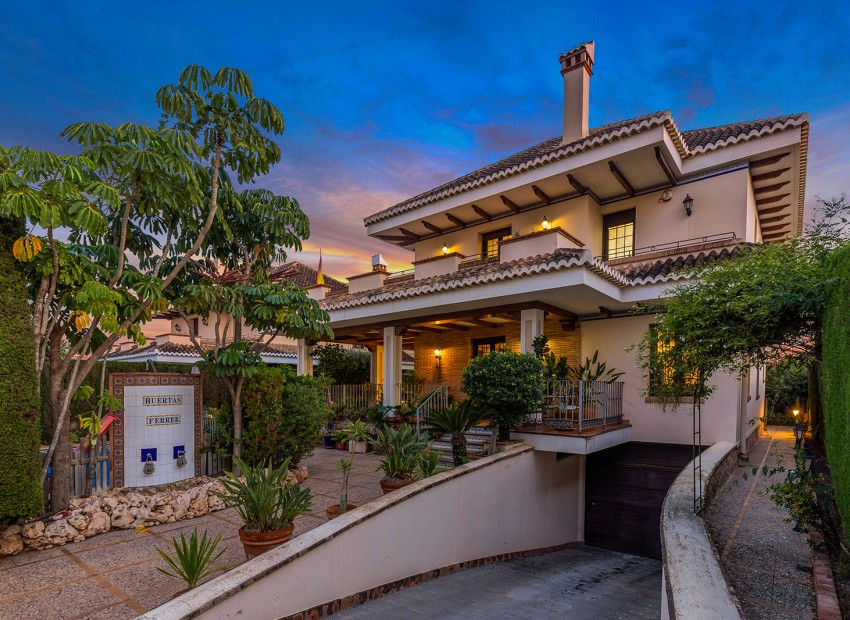 Resale - Villa -
Torrevieja - La Veleta