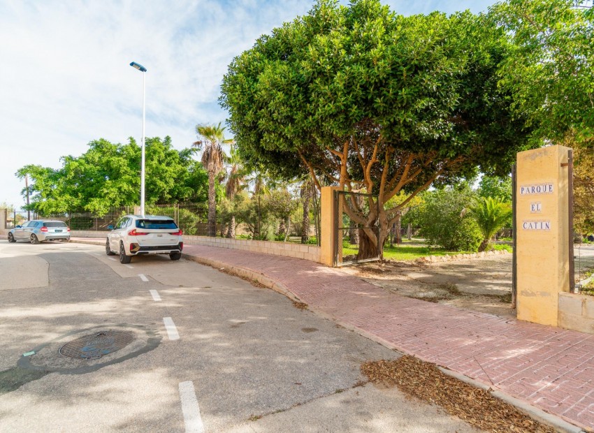 Resale - Villa -
Torrevieja - Los altos