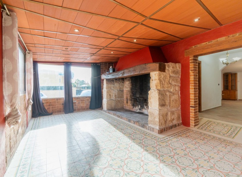 Resale - Villa -
Torrevieja - Los altos