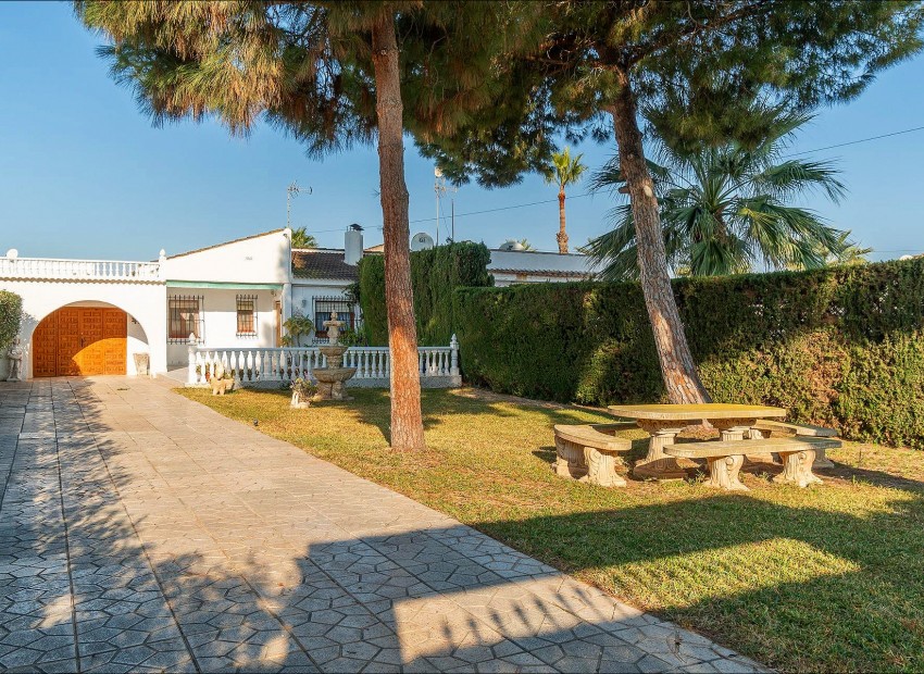 Resale - Villa -
Torrevieja - Los balcones