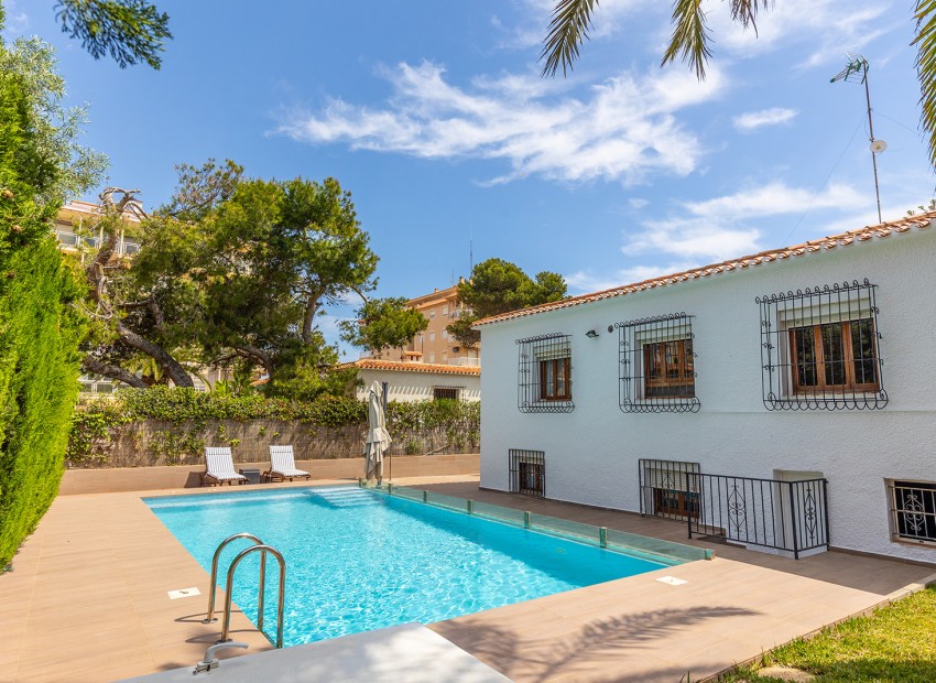 Resale - Villa -
Torrevieja - Rocio del mar