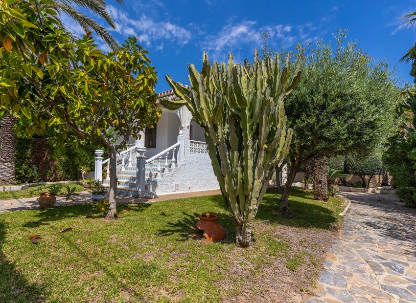 Resale - Villa -
Torrevieja - Rocio del mar