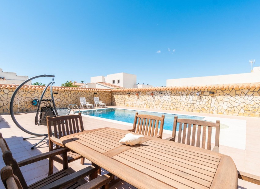 Resale - Villa -
Torrevieja - Torreta florida