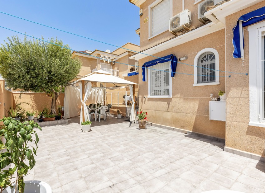 Resale - Wohnung -
Orihuela Costa - La Zenia