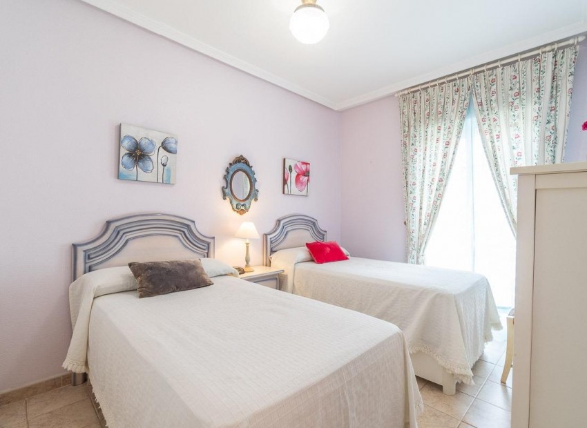 Resale - Wohnung -
Orihuela Costa - La Zenia