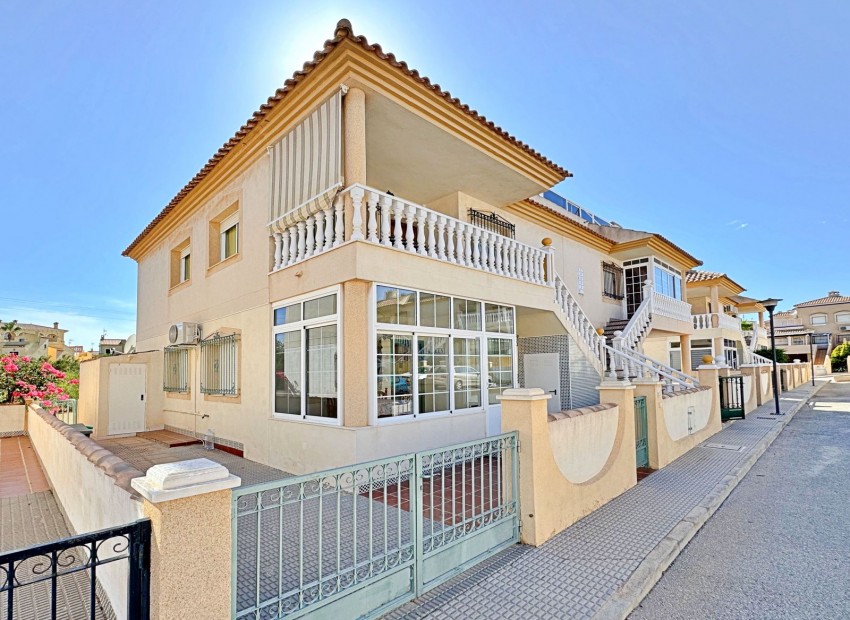 Resale - Wohnung -
Orihuela Costa - La Zenia