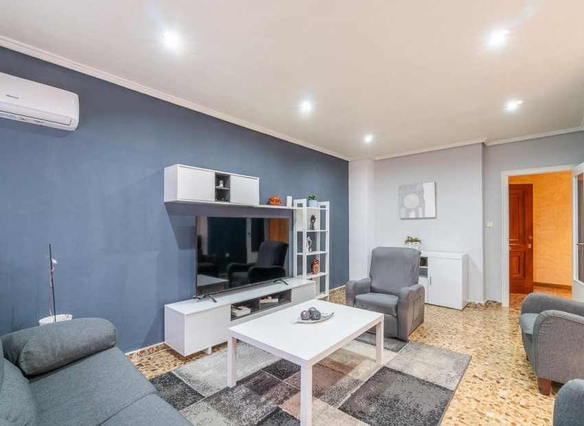 Resale - Wohnung -
Torrevieja - Centro