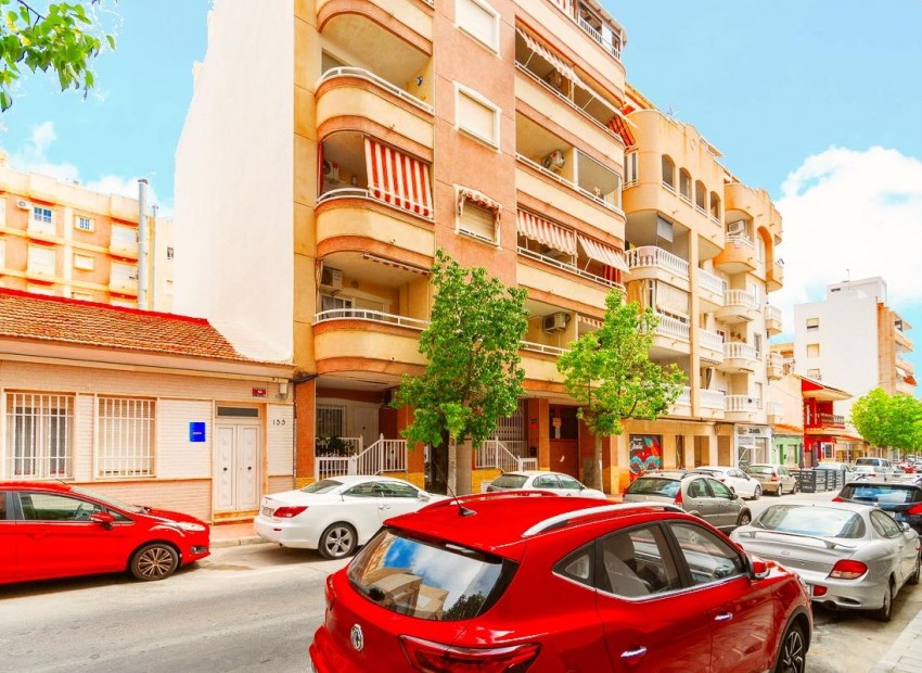 Resale - Wohnung -
Torrevieja - Centro