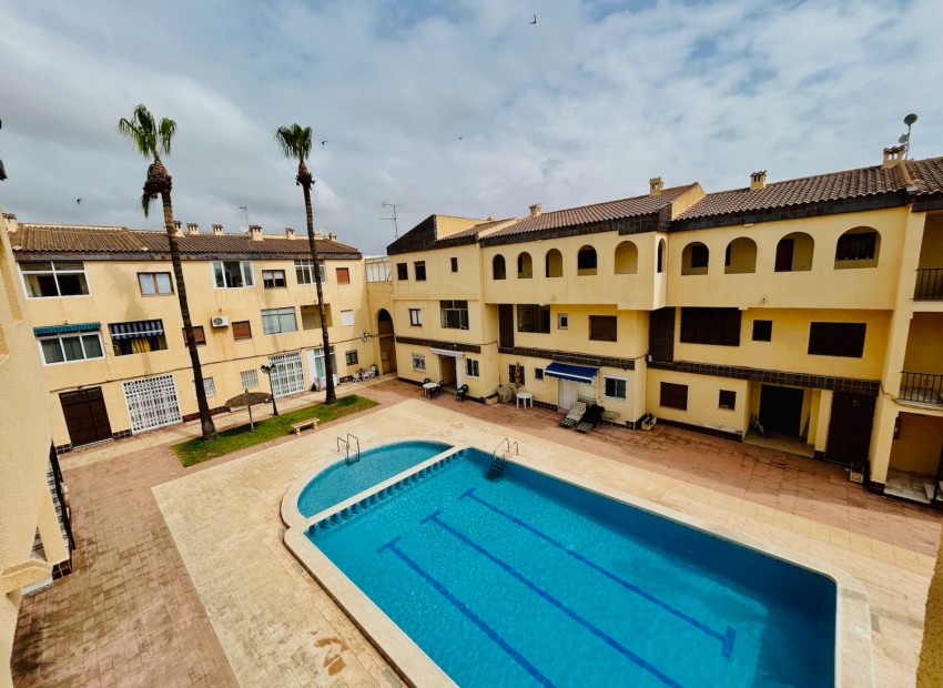 Resale - Wohnung -
Torrevieja - Punta prima