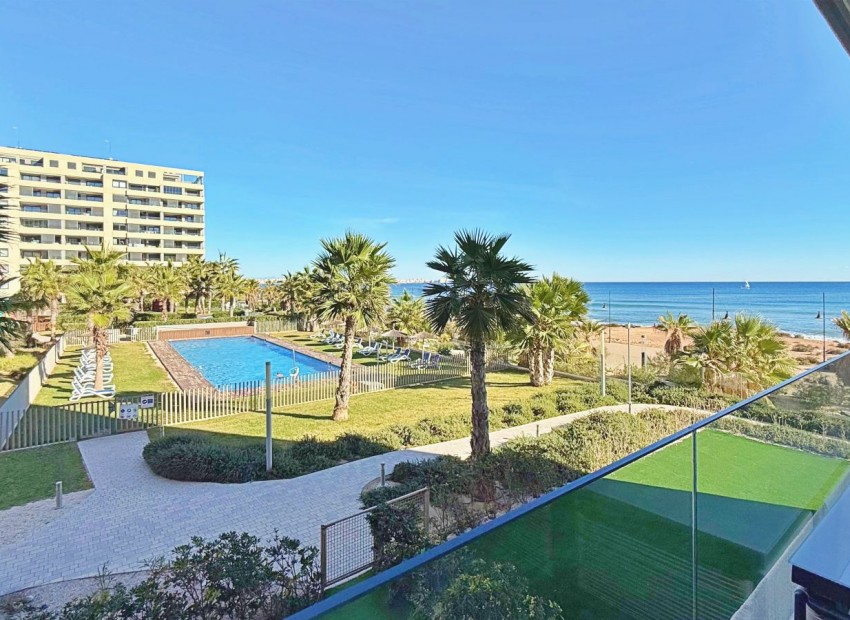 Resale - Wohnung -
Torrevieja - Punta prima