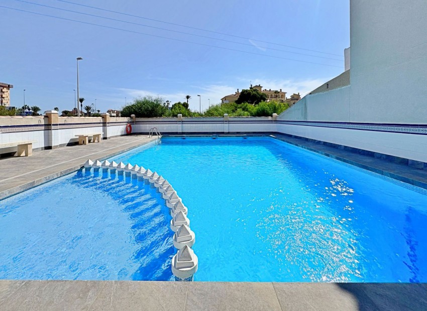 Sale - Apartment -
Orihuela Costa - La Zenia