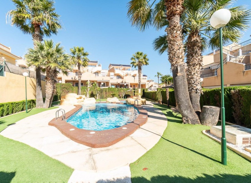 Sale - Bungalow -
Orihuela Costa - Villamartin