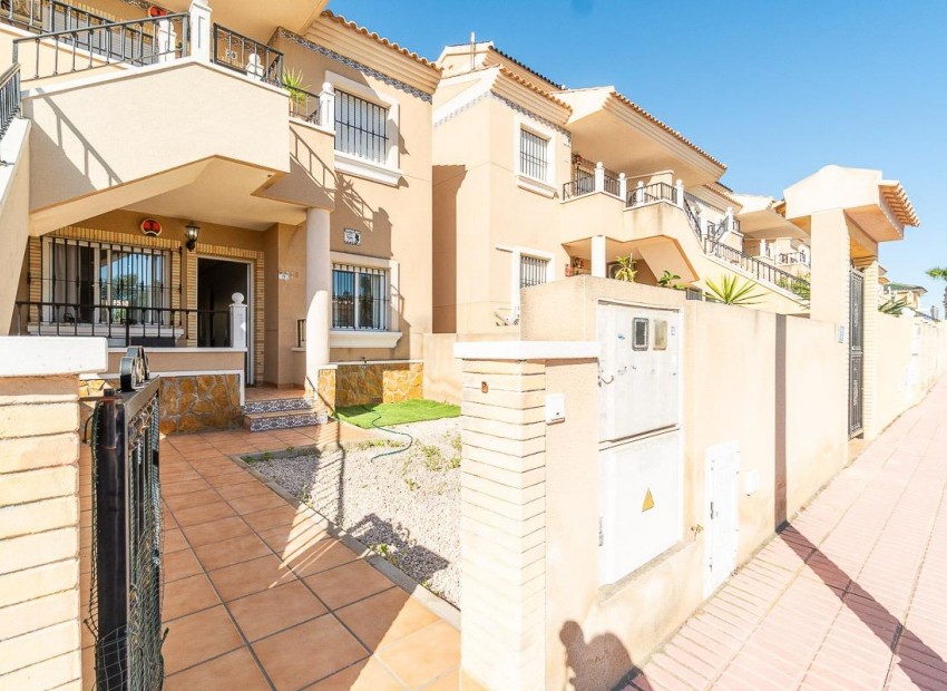 Sale - Bungalow -
Orihuela Costa - Villamartin