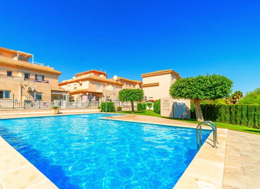 Sale - Chalet -
Orihuela Costa - Playa Flamenca